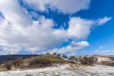 Bulutlu gökyüzü arka plan şaşırtıcı doğa manzaralı