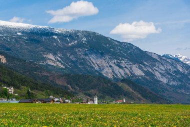 Dağların zirvesinde inanılmaz bulutlar