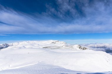 Bulutlu gökyüzü arka plan şaşırtıcı doğa manzaralı