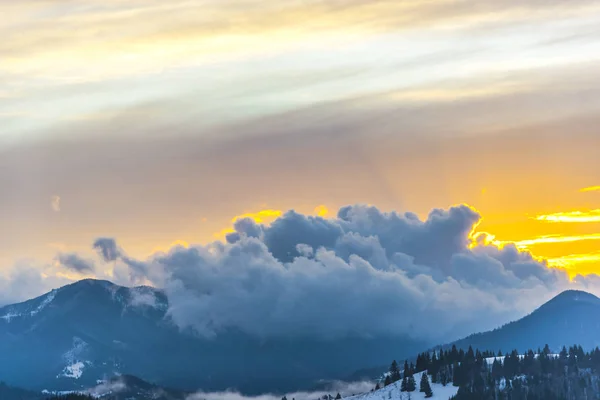 Increíble Vista Naturaleza Con Fondo Cielo Nublado — Foto de Stock