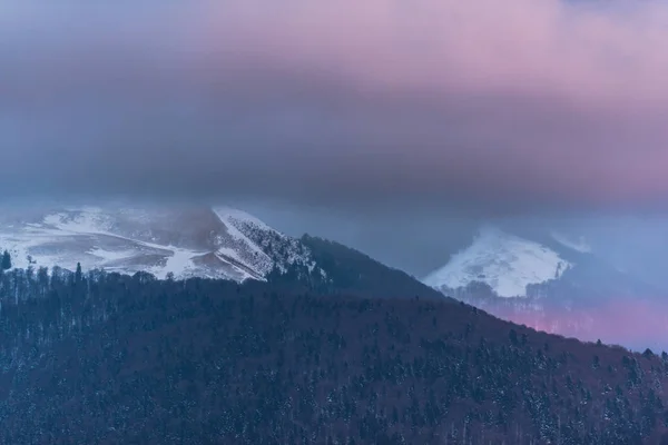 Atemberaubende Aussicht Auf Die Natur Mit Bewölktem Himmel Hintergrund — Stockfoto