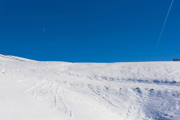 山上的滑雪场 — 图库照片