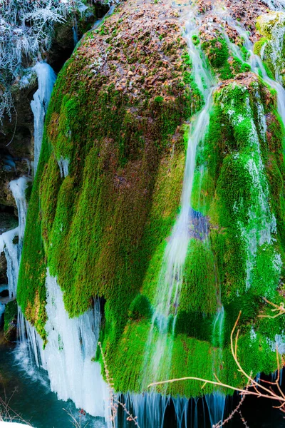 Enormes Ciclos Frios Fundo Cachoeira Rochosa — Fotografia de Stock