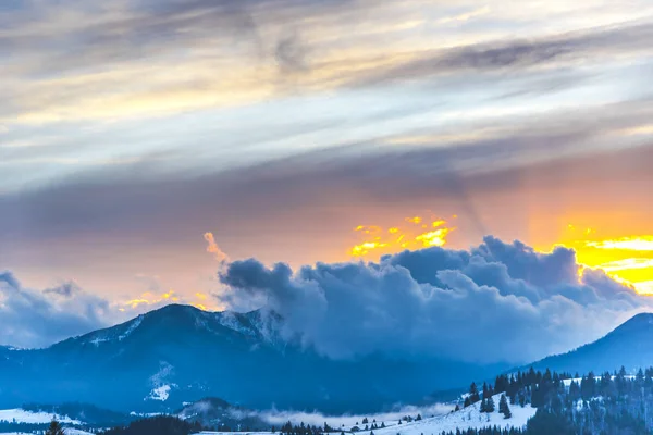 Increíble Vista Naturaleza Con Fondo Cielo Nublado — Foto de Stock