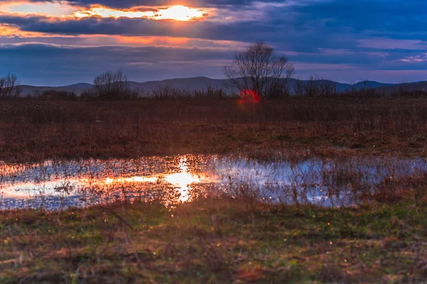 Schöner Sonnenuntergang Den Bergen — Stockfoto