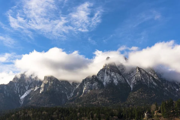 Increíble Vista Montaña Cubierta Nieve Esponjosa — Foto de Stock