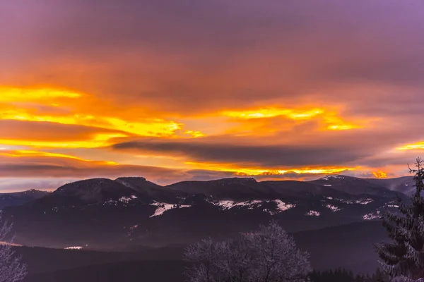 Fantastisk Natur Visa Med Molnig Himmel Bakgrund — Stockfoto