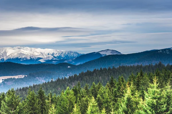 Incredibile Vista Sulla Natura Con Sfondo Cielo Nuvoloso — Foto Stock