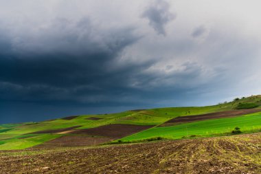 Bulutlu gökyüzü arka plan şaşırtıcı doğa manzaralı