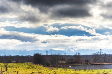 Bulutlu gökyüzü arka plan şaşırtıcı doğa manzaralı
