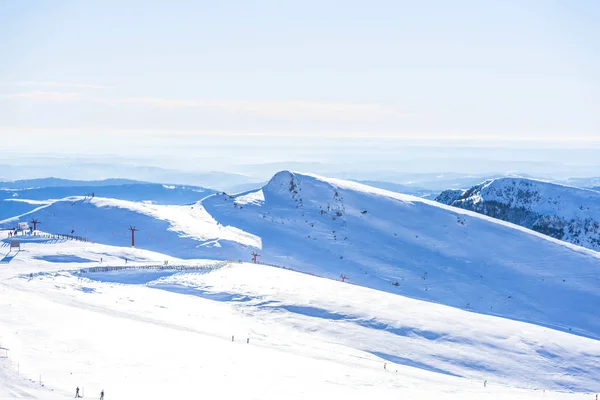 Paysage Montagneux Enneigé Avec Ciel Bleu Piste Ski — Photo
