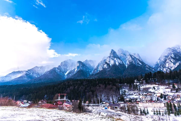 Nevado Paisaje Montañoso Con Cielo Azul Pista Esquí — Foto de Stock