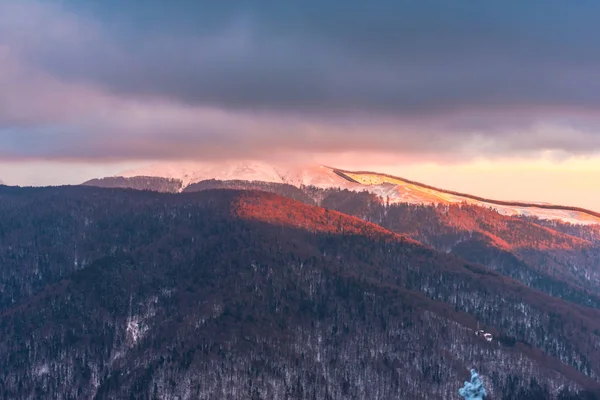 Atemberaubende Aussicht Auf Die Natur Mit Bewölktem Himmel Hintergrund — Stockfoto