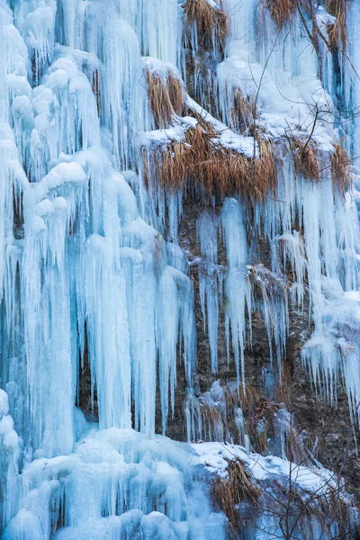 Obrovská Zima Rampouchy Pozadí Přírody — Stock fotografie