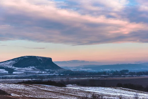 Prachtig Uitzicht Van Natuur Met Bewolkte Hemelachtergrond — Stockfoto