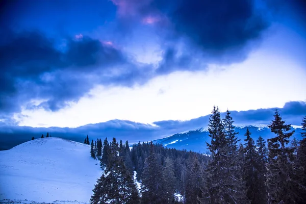 Fantastisk Natur Visa Med Molnig Himmel Bakgrund — Stockfoto