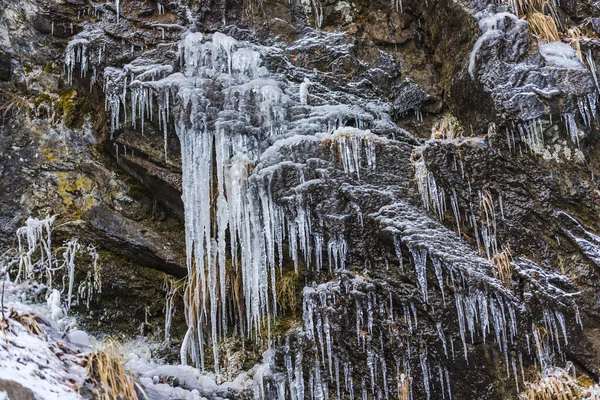 Obrovská Zima Rampouchy Pozadí Přírody — Stock fotografie