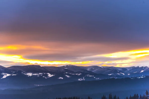 Increíble Vista Naturaleza Con Fondo Cielo Nublado — Foto de Stock