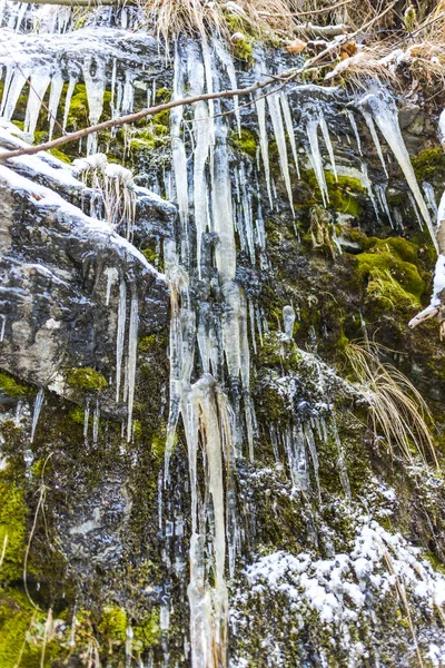 Obrovská Zima Rampouchy Pozadí Přírody — Stock fotografie