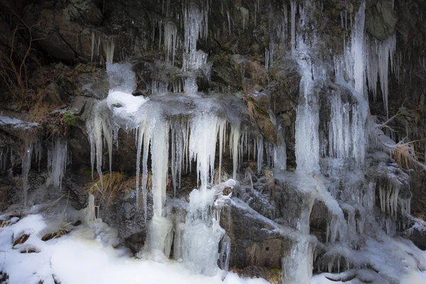 Obrovská Zima Rampouchy Pozadí Přírody — Stock fotografie