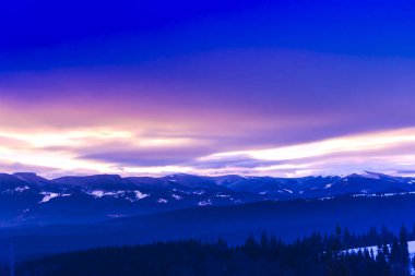 Bulutlu gökyüzü arka plan şaşırtıcı doğa manzaralı