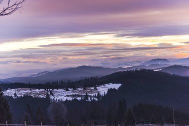 Bulutlu gökyüzü arka plan şaşırtıcı doğa manzaralı