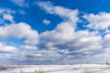 Bulutlu gökyüzü arka plan şaşırtıcı doğa manzaralı