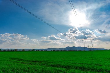 Bulutlu gökyüzü arka plan şaşırtıcı doğa manzaralı
