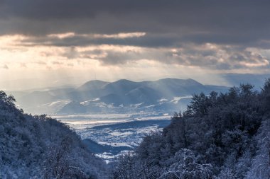 Bulutlu gökyüzü arka plan şaşırtıcı doğa manzaralı