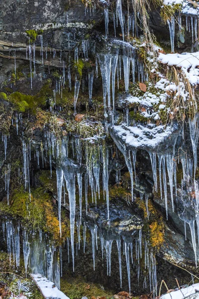 Obrovská Zima Rampouchy Pozadí Přírody — Stock fotografie