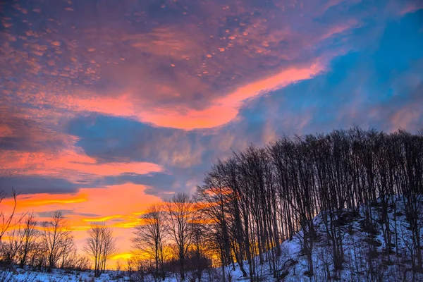 Bulutlu Gökyüzü Arka Plan Şaşırtıcı Doğa Manzaralı — Stok fotoğraf