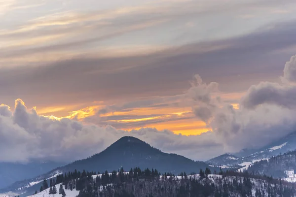 Increíble Vista Montaña Cubierta Nieve Esponjosa — Foto de Stock