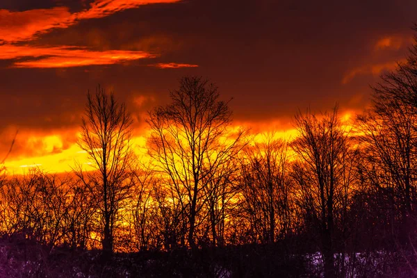 Incredibile Vista Sulla Natura Con Sfondo Cielo Nuvoloso Rosso — Foto Stock