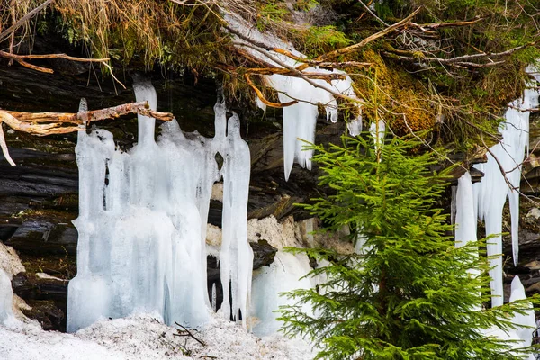 Glaces Froides Énormes Sur Fond Nature — Photo