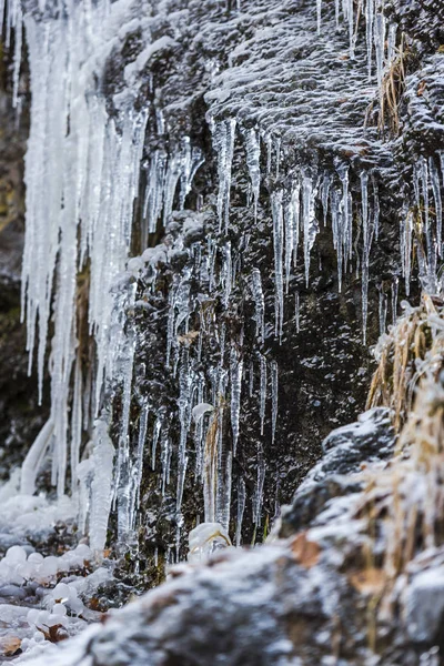 Τεράστια Κρύο Icicles Φόντο Φύση — Φωτογραφία Αρχείου