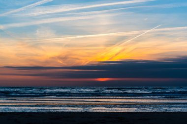 Bulutlu gökyüzü arka plan şaşırtıcı doğa manzaralı