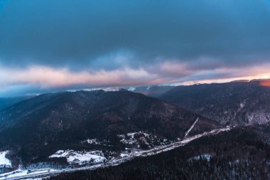 Bulutlu gökyüzü arka plan şaşırtıcı doğa manzaralı