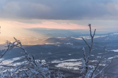 Bulutlu gökyüzü arka plan şaşırtıcı doğa manzaralı