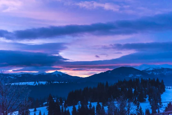 Prachtig Uitzicht Van Natuur Met Bewolkte Hemelachtergrond — Stockfoto