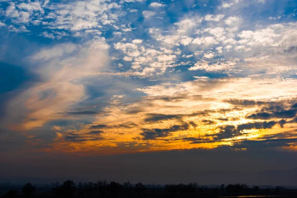 Fantastisk Natur Visa Med Molnig Himmel Bakgrund — Stockfoto