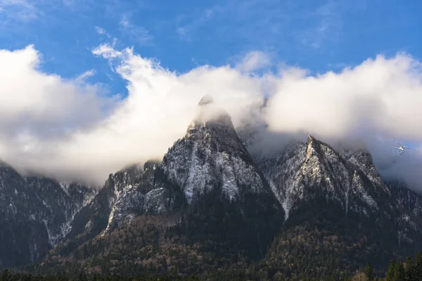 Increíble Vista Montaña Cubierta Nieve Esponjosa — Foto de Stock