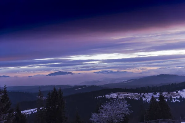 Atemberaubende Aussicht Auf Die Natur Mit Bewölktem Himmel Hintergrund — Stockfoto