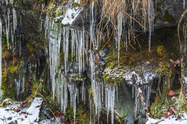 Obrovská Zima Rampouchy Pozadí Přírody — Stock fotografie