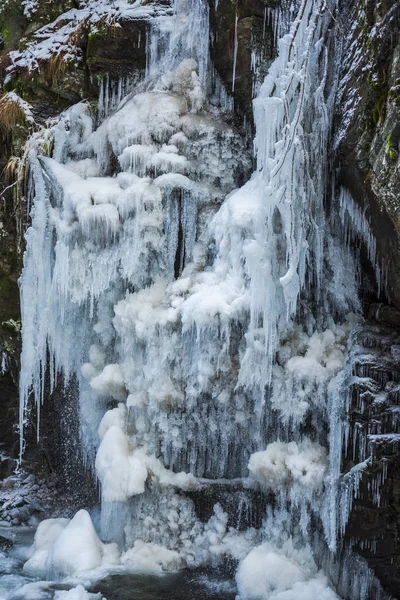 Τεράστια Κρύο Icicles Φόντο Φύση — Φωτογραφία Αρχείου