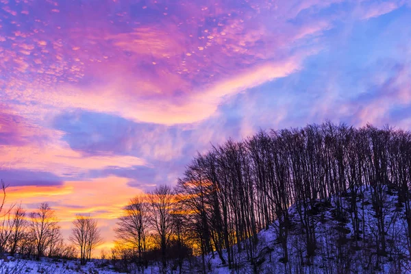 紫色の雲が美しい日没 Cloudscape — ストック写真