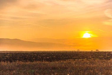 Bulutlu gökyüzü arka plan şaşırtıcı doğa manzaralı