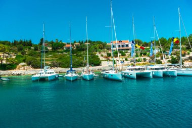 deniz gemi deniz kıyısına yakın tarih demirleyen