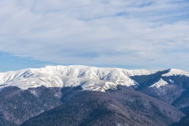 Bulutlu gökyüzü arka plan şaşırtıcı doğa manzaralı