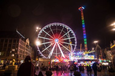 gece şehrin tekerleği 