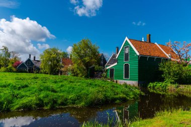 Suya yakın güzel Hollanda evleri 